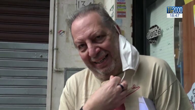 La tradizione italiana del caff&egrave; e cornetto al bar