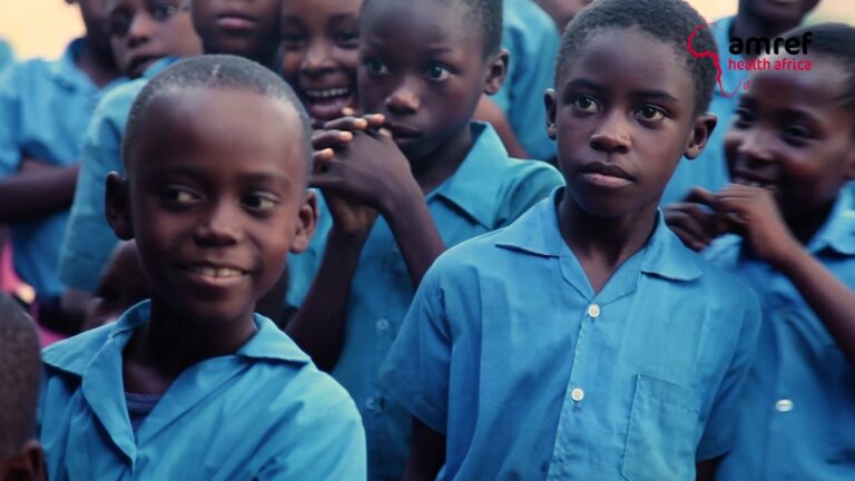 Sostenere la salute in Africa: Amref 5 per mille