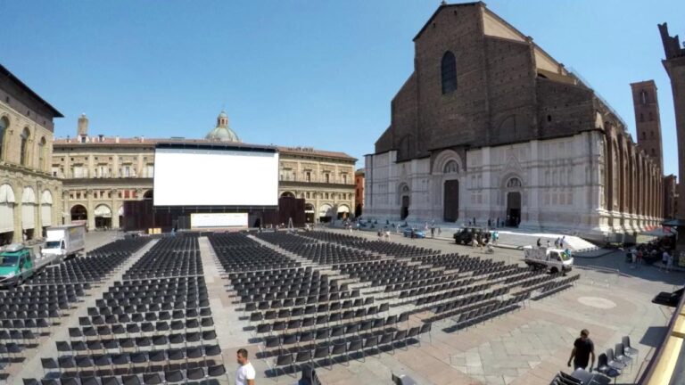 Cinema all’aperto a Bologna: Guida ai migliori eventi estivi