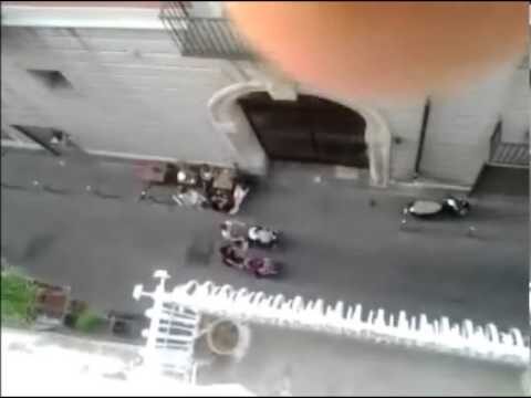 Occupazione del Marciapiede: Tavoli e Sedie in Strada